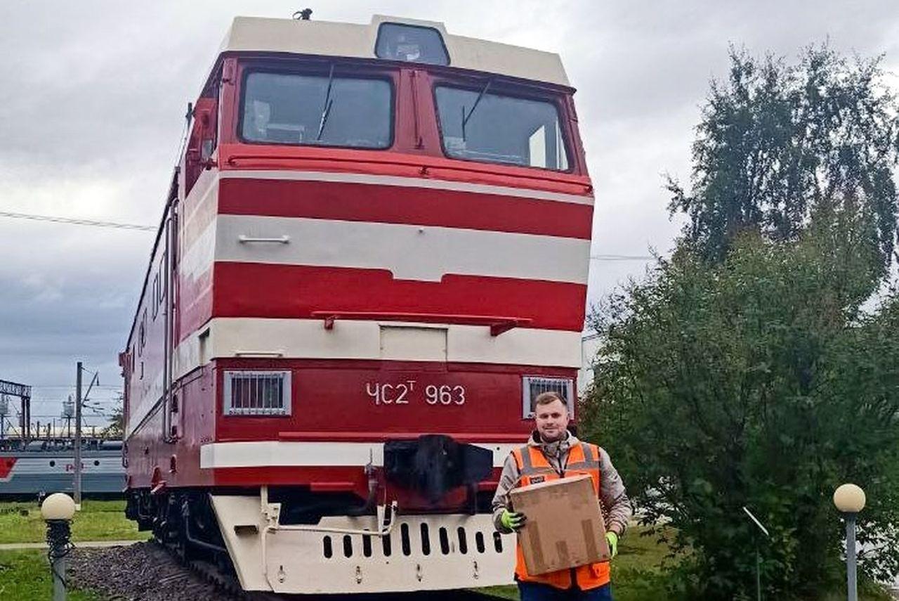 В депо Кандалакши реставрируют памятник электровоза 