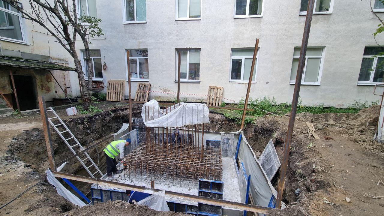 Началось строительство крытого перехода к новому корпусу Мурманского областного онкодиспансера