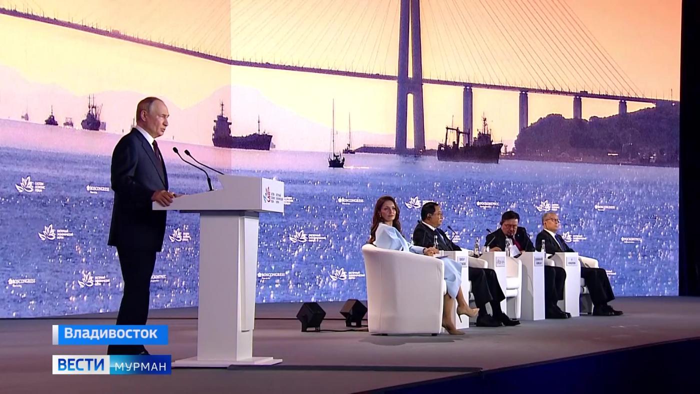 Владимир Путин дал поручения правительству РФ относительно развития Дальнего Востока и Арктики