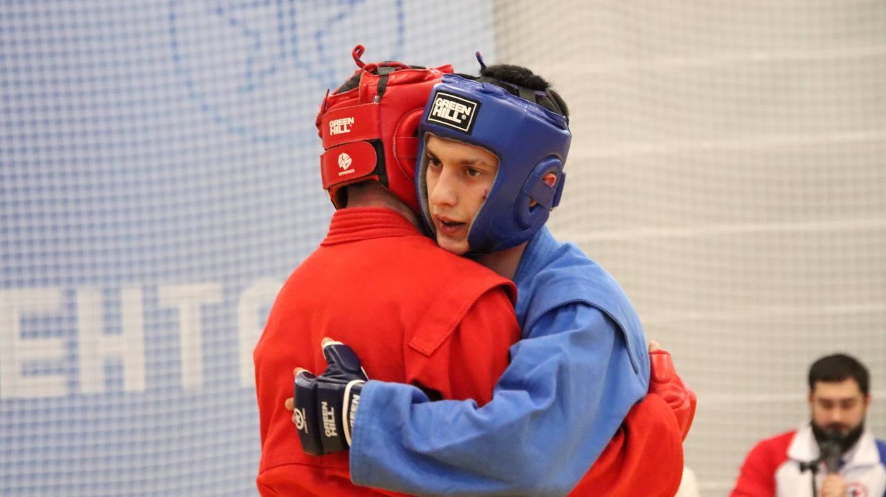 В Кандалакше определили сильнейших самбистов Мурманской области