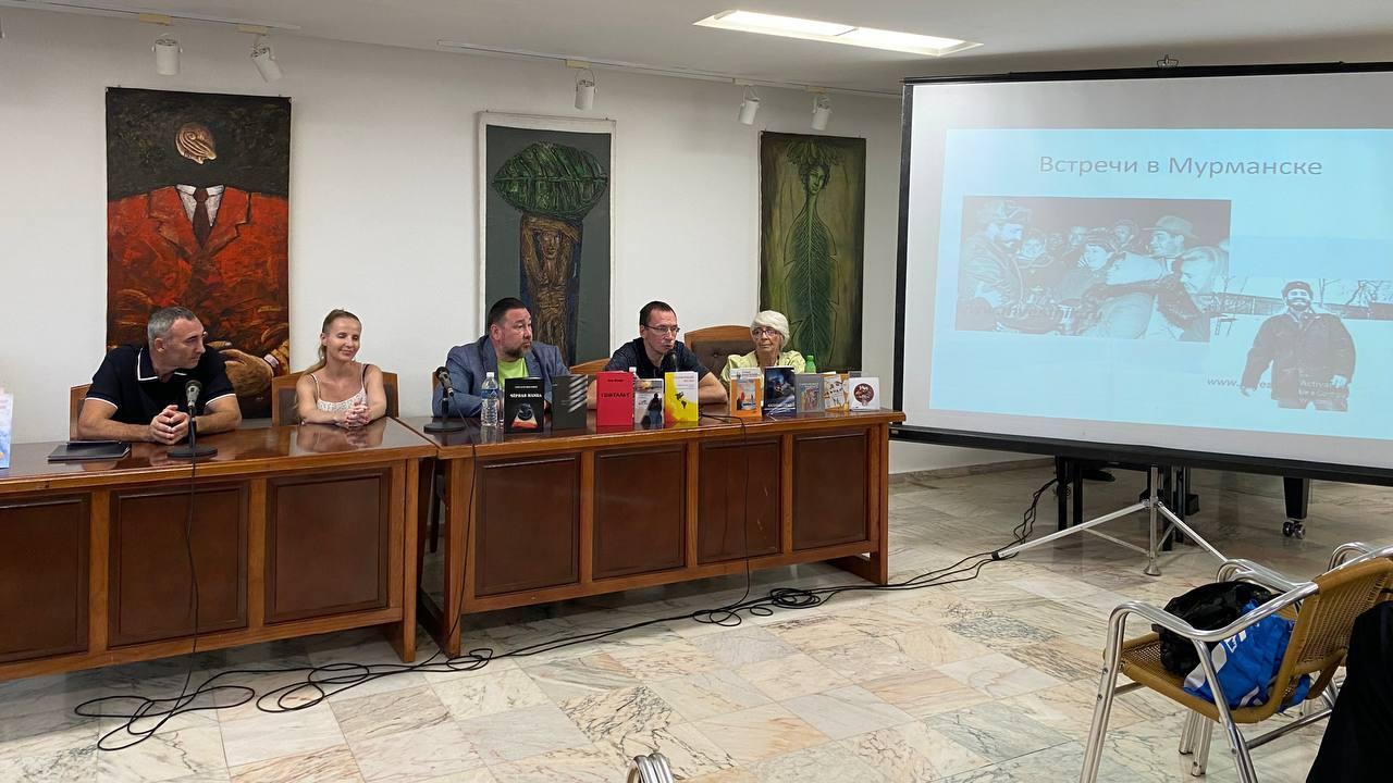 От Мурманска до Гаваны: &quot;Книжная полка русской литературы&quot; объединила писателей России и Кубы