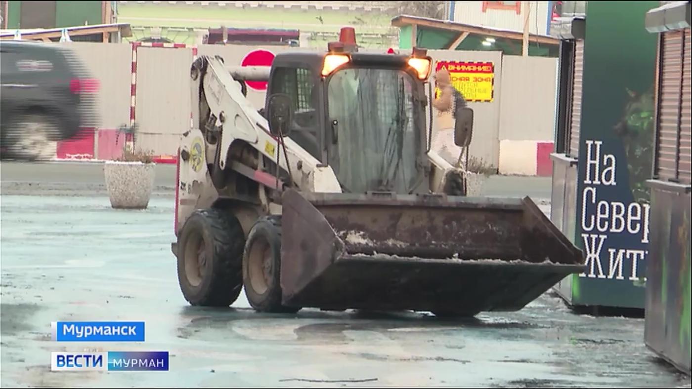 Мурманск готовится к снегу: уборка улиц требует круглосуточной работы