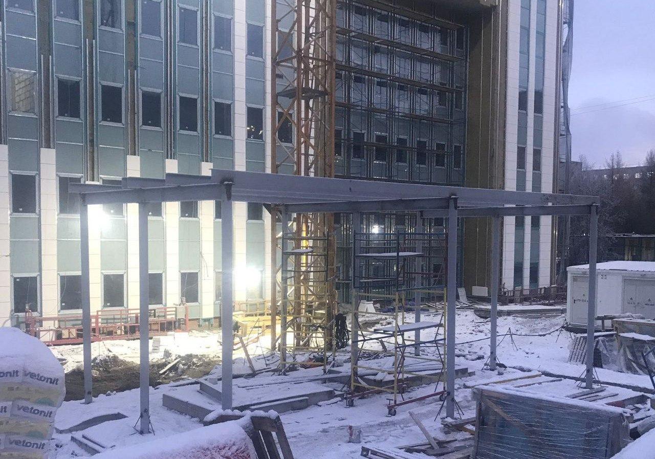 В Мурманске начали монтаж кислородной станции для нового хирургического корпуса онкодиспансера