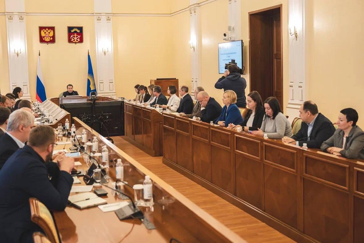 В Мурманске прошло совещание по развитию энергетики и ЖКХ