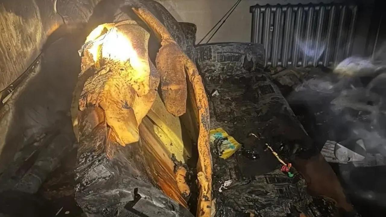 Человека эвакуировали из квартиры дома в Кандалакше во время пожара