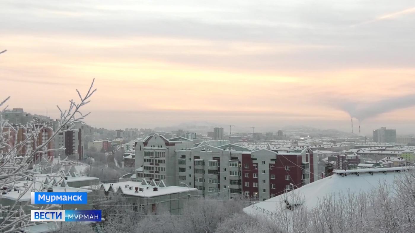 Северяне в шубах, деревья в инее: в Мурманск пришли холода