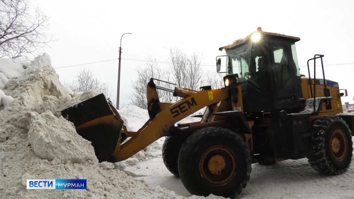 Более 35 тысяч кубометров снега вывезли с начала зимы в Мурманской области
