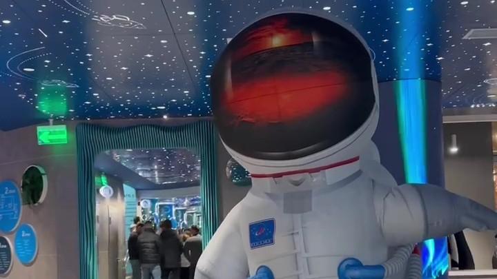 Кинотеатр "Большевик" в Кировске открылся после капремонта