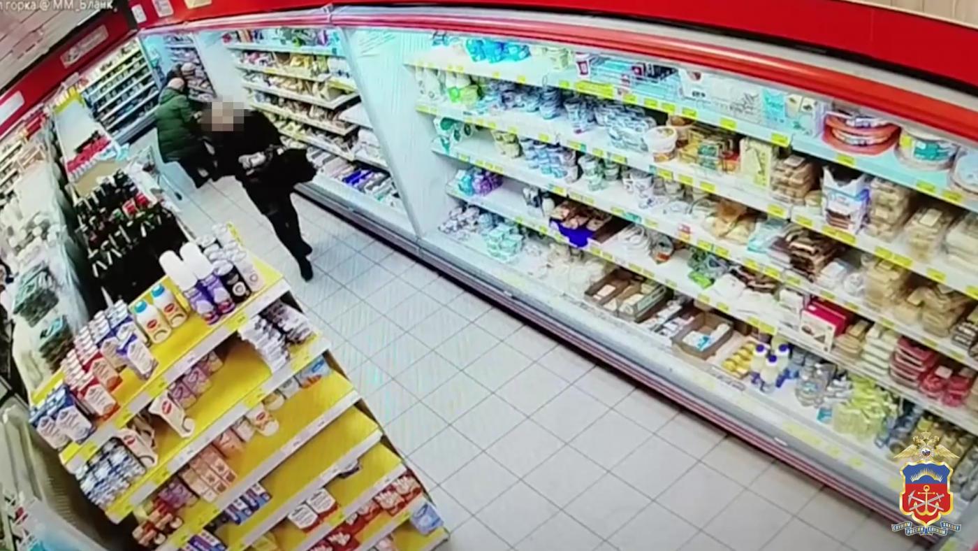Мурманские полицейские задержали женщину за серию краж из магазинов