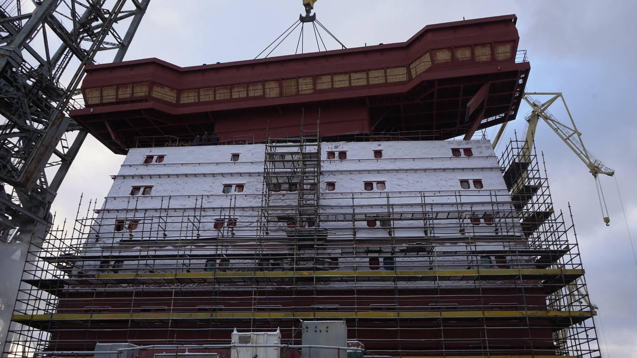 Ходовую рубку установили на атомный ледокол "Чукотка"