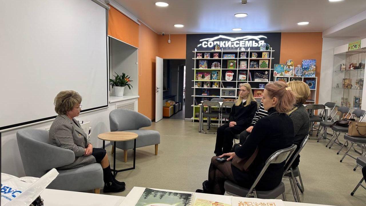 Консультации нотариуса стали доступны для северян с детьми в пространстве "СОПКИ.СЕМЬЯ"&nbsp;