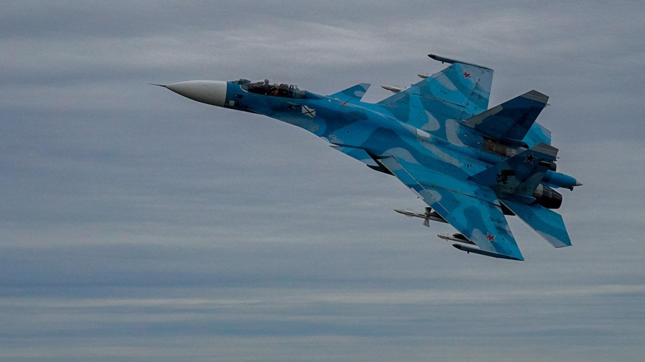 Летчики Северного флота отработали на Су-33 и Су-25УТГ учебные полеты