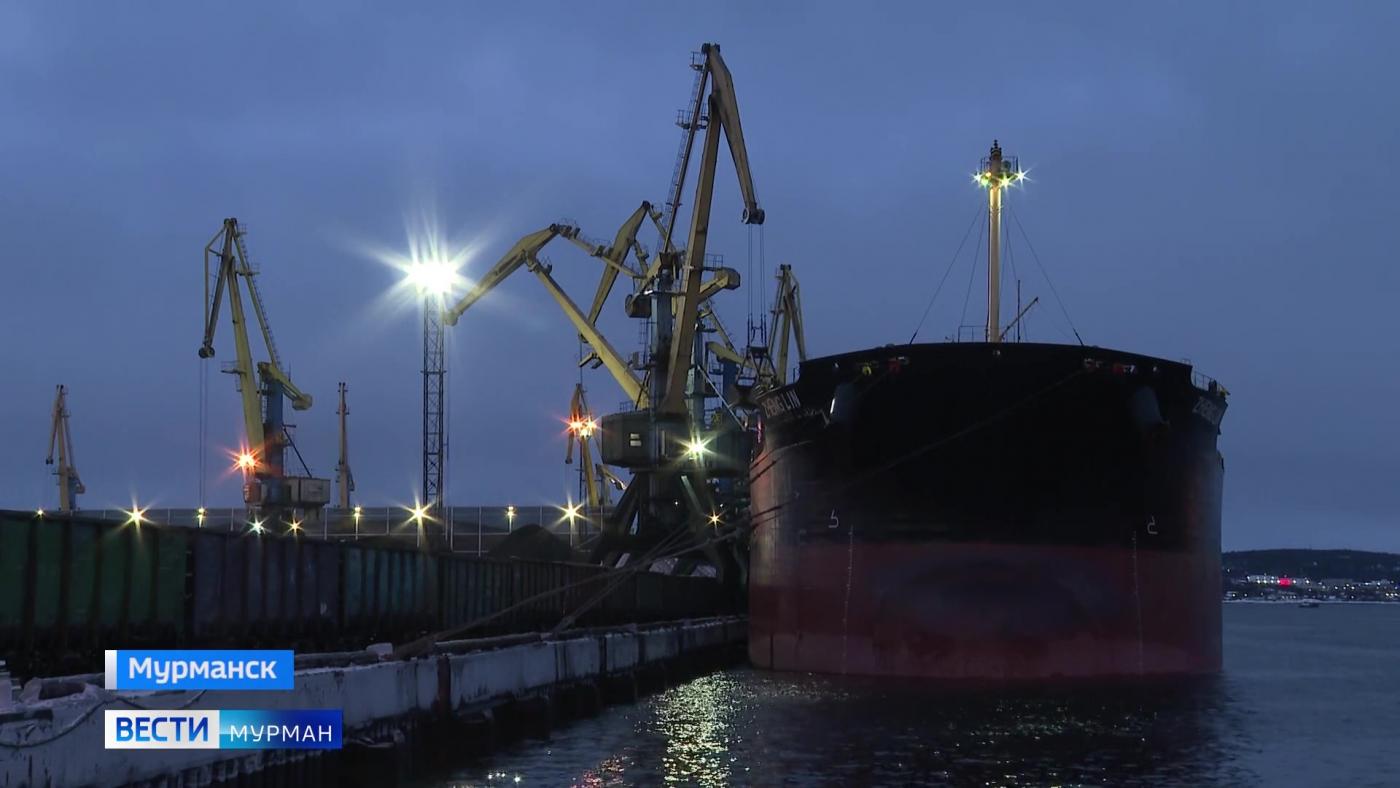 В Мурманском морском торговом порту набирает обороты приоритетная программа обработки судов класса "Кейпсайз"